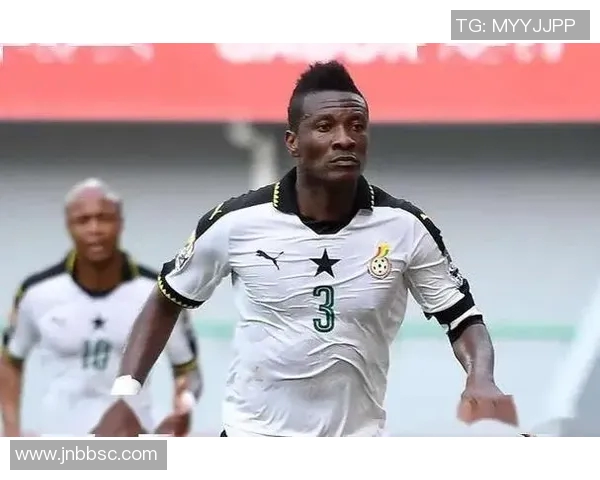 足球场上又黑又硬的球星是谁他的拼搏精神与独特魅力分析